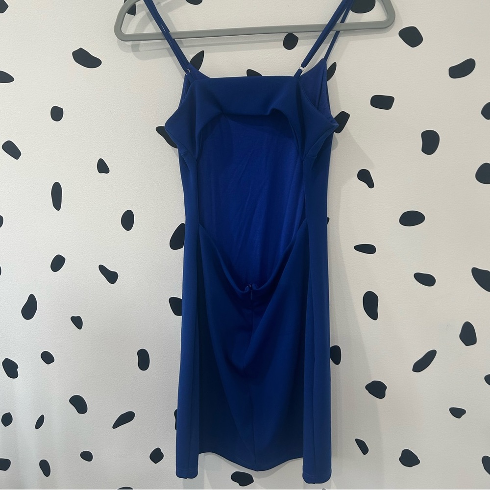 SMALL SOLEMIO LOS ANGELES BLUE CUT OUT DRESS - Picture 3 of 8